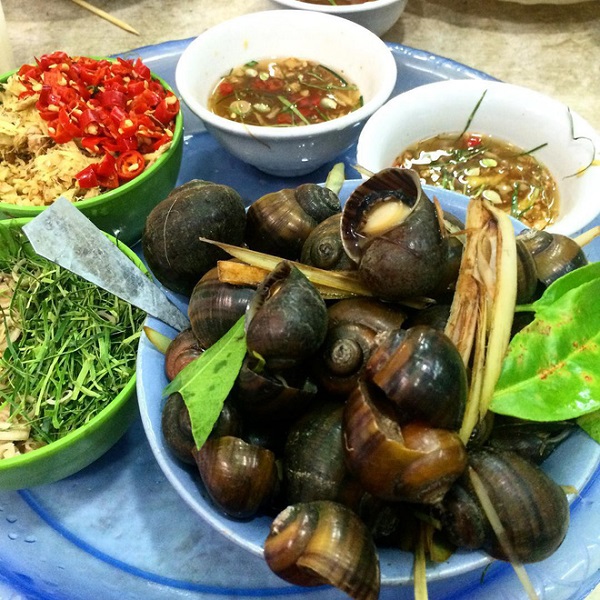 Không gian quán ốc Hà Nội Trang Đinh Liệt Không gian quán ốc Hà Nội Trang Đinh Liệt