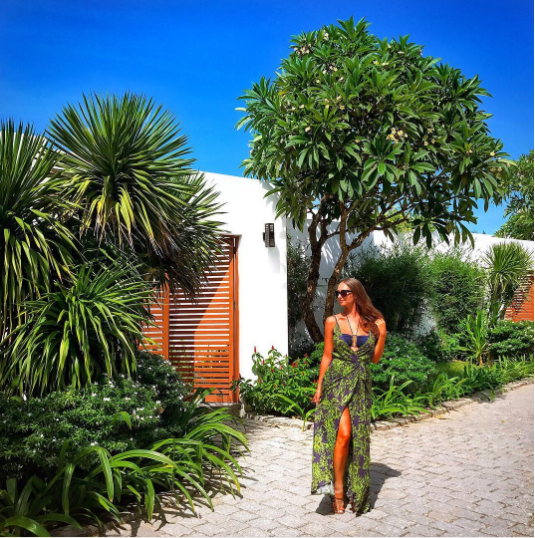 Khách hàng check-in tại Cam Ranh Riviera Beach Resort & Spa