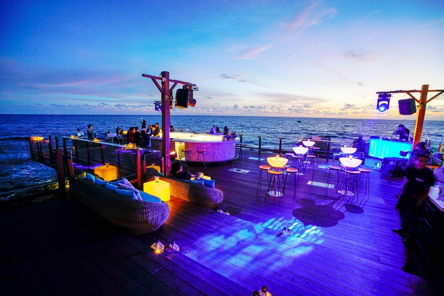 Rock-Island-Club-nam-nghi-ivivu-4