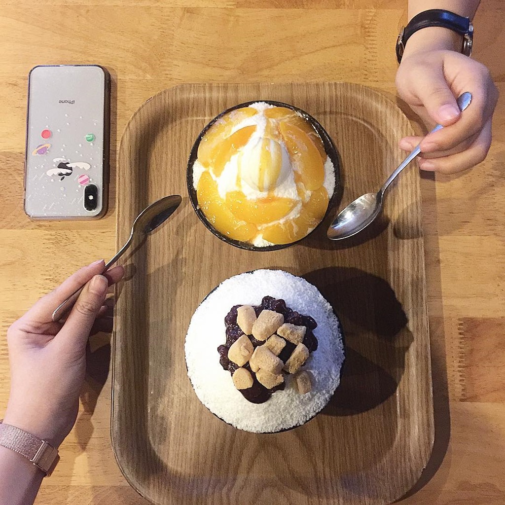 Không gian ấm cúng của Bingsuya Coffee phục vụ bingsu Sài Gòn