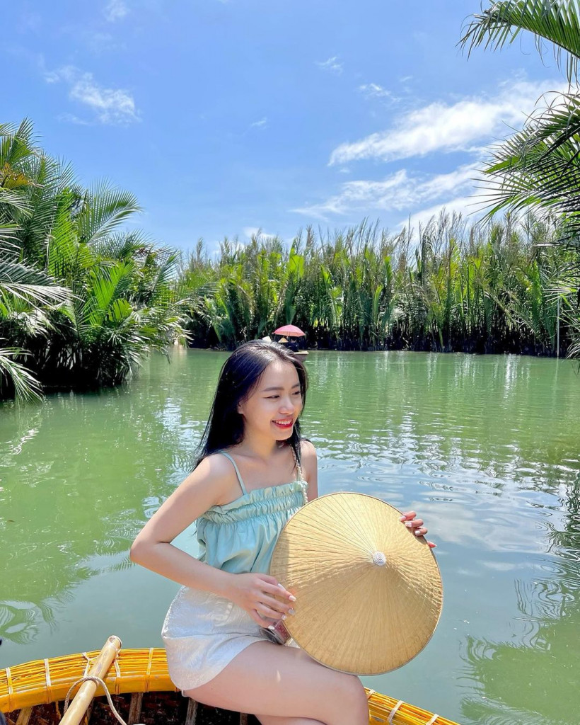 Rừng dừa Bảy Mẫu với những ngôi nhà mái thấp