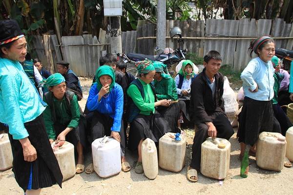 Khu bán rượu ngô Hà Giang tại chợ phiên