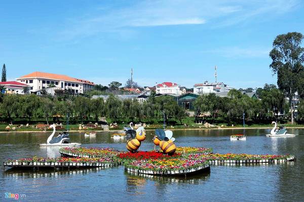 Lễ hội hoa Đà Lạt thu hút hàng ngàn du khách mến mộ