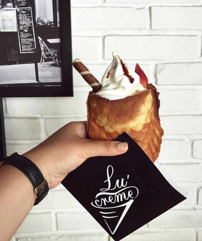 Kem cá Taiyaki với topping rực rỡ Kem cá Taiyaki với topping rực rỡ