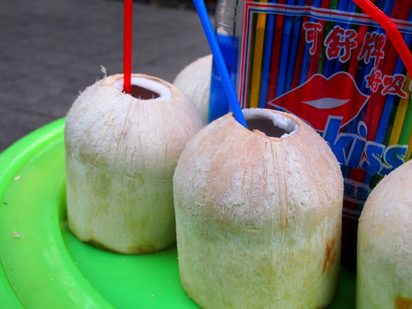 Quả dừa tươi giá rẻ tại Sài Gòn