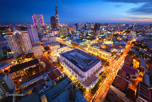 Trung tâm thương mại Sài Gòn về đêm