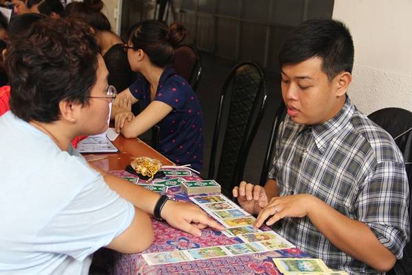 Dịch vụ bói bài tarot không giá cố định
