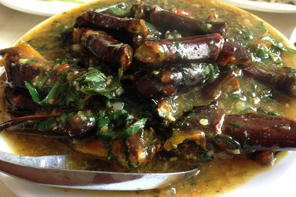 Chân sam xào chua ngọt. Ảnh: Yan.vn