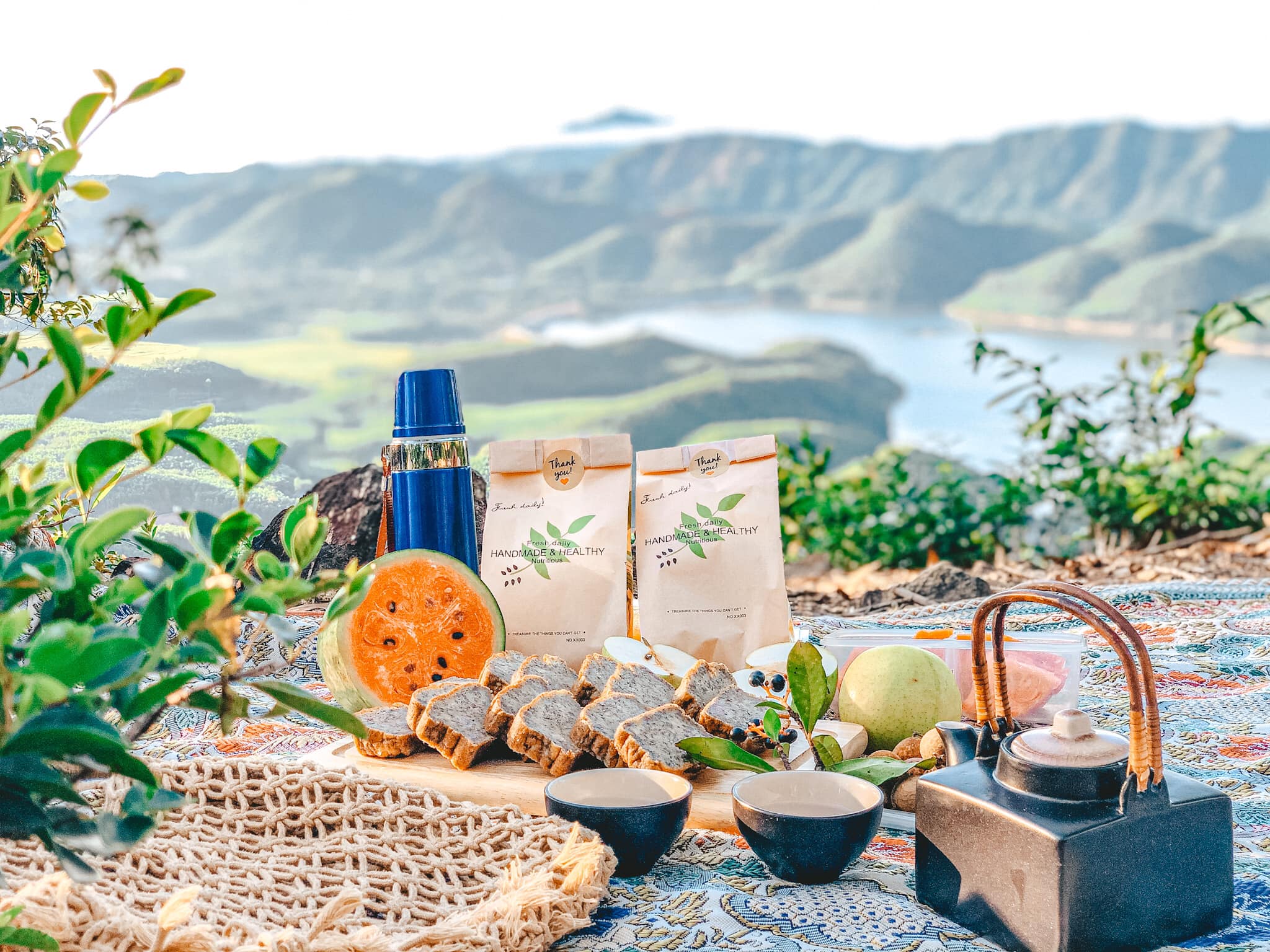 Đón bình minh và săn mây đỉnh Hòn Vượn