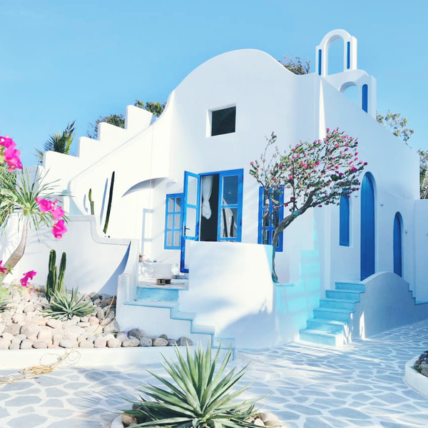 Không gian Santorini Villa Studio & Café tại Cam Ranh