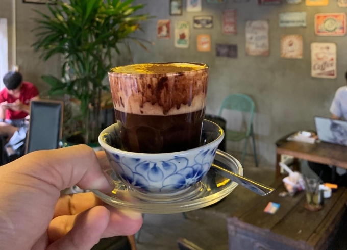 Món ăn tại cà phê Sài Gòn xưa