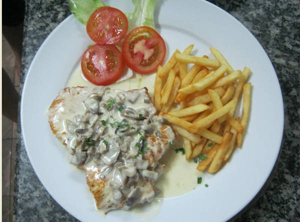 Món ăn tại Sa Sa Café gây ấn tượng bởi cách chế biến