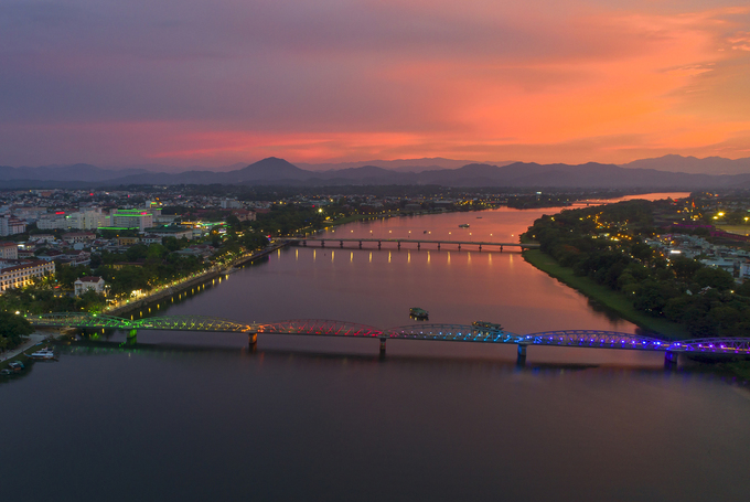 Giải chạy Marathon dọc sông Hương thơ mộng