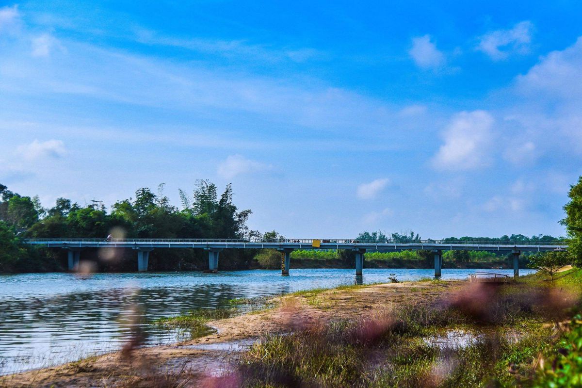 Sông Ô Lâu bên làng cổ Phước Tích