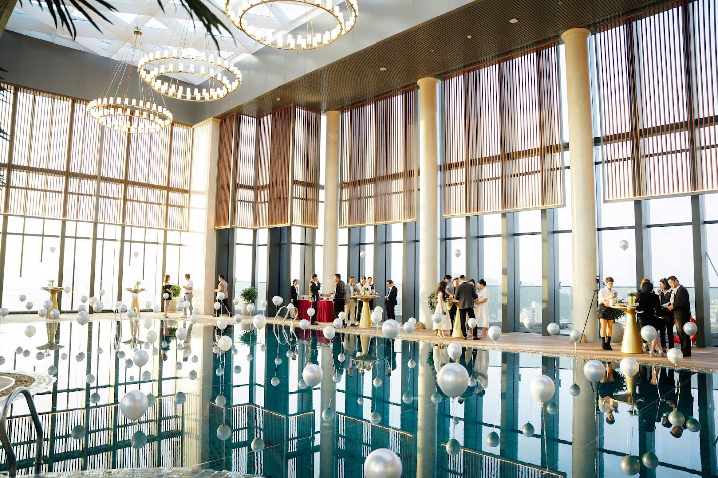Four Season Pool Sea Stars Hạ Long