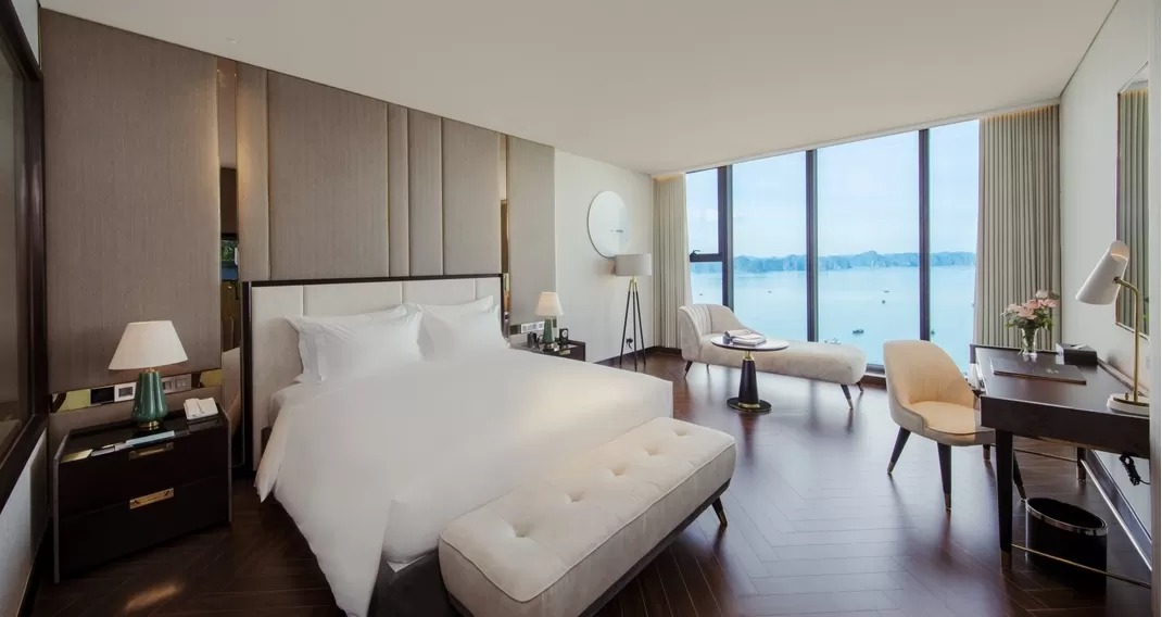 Phòng Deluxe Bay View tại Sea Stars Hạ Long