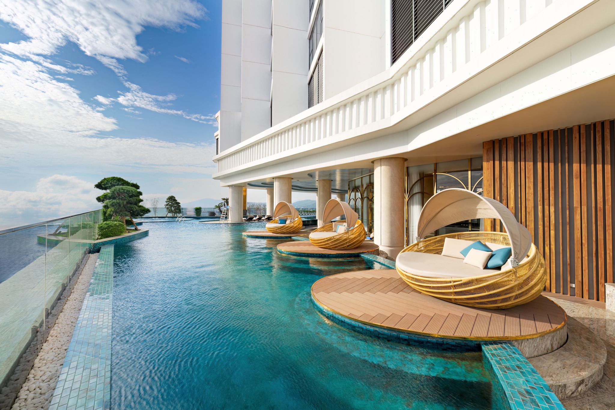Bể bơi The Luxe Aquatica Sea Stars Hạ Long