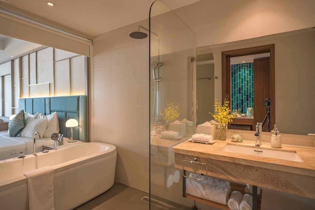 Ban công hướng biển lãng mạn tại Seaesta Nha Trang