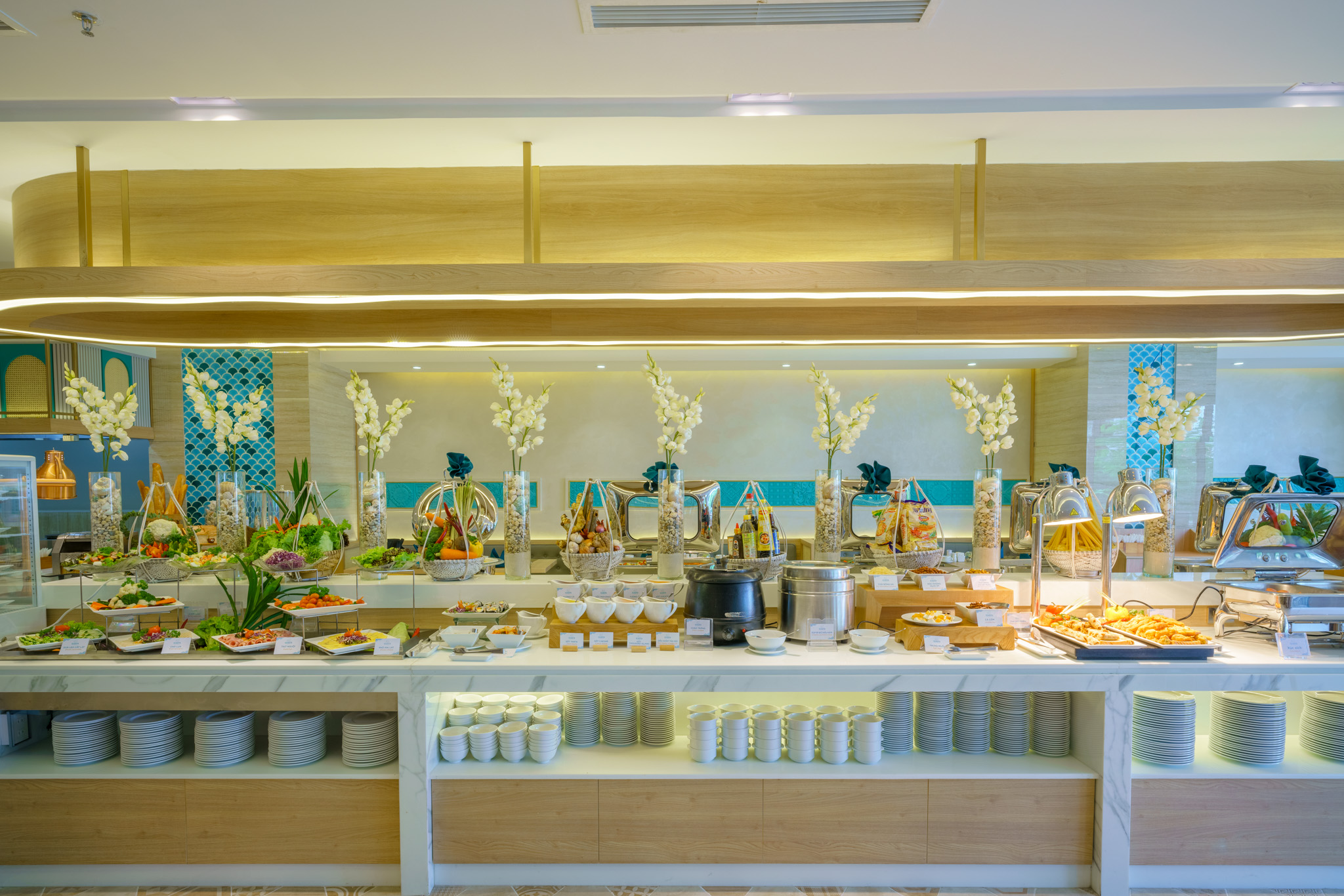 Không gian nhà hàng ẩm thực Marina tại khách sạn Seaesta Nha Trang