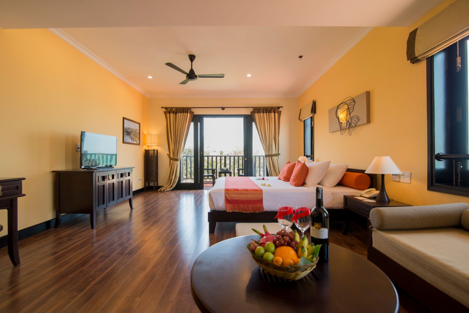 Hồ bơi và khu vực nghỉ ngơi tại Seahorse Resort Phan Thiết