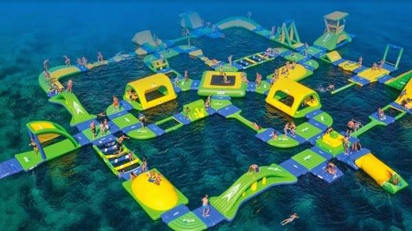 Công viên phao nổi khổng lồ tại khu vui chơi Sealife Nha Trang