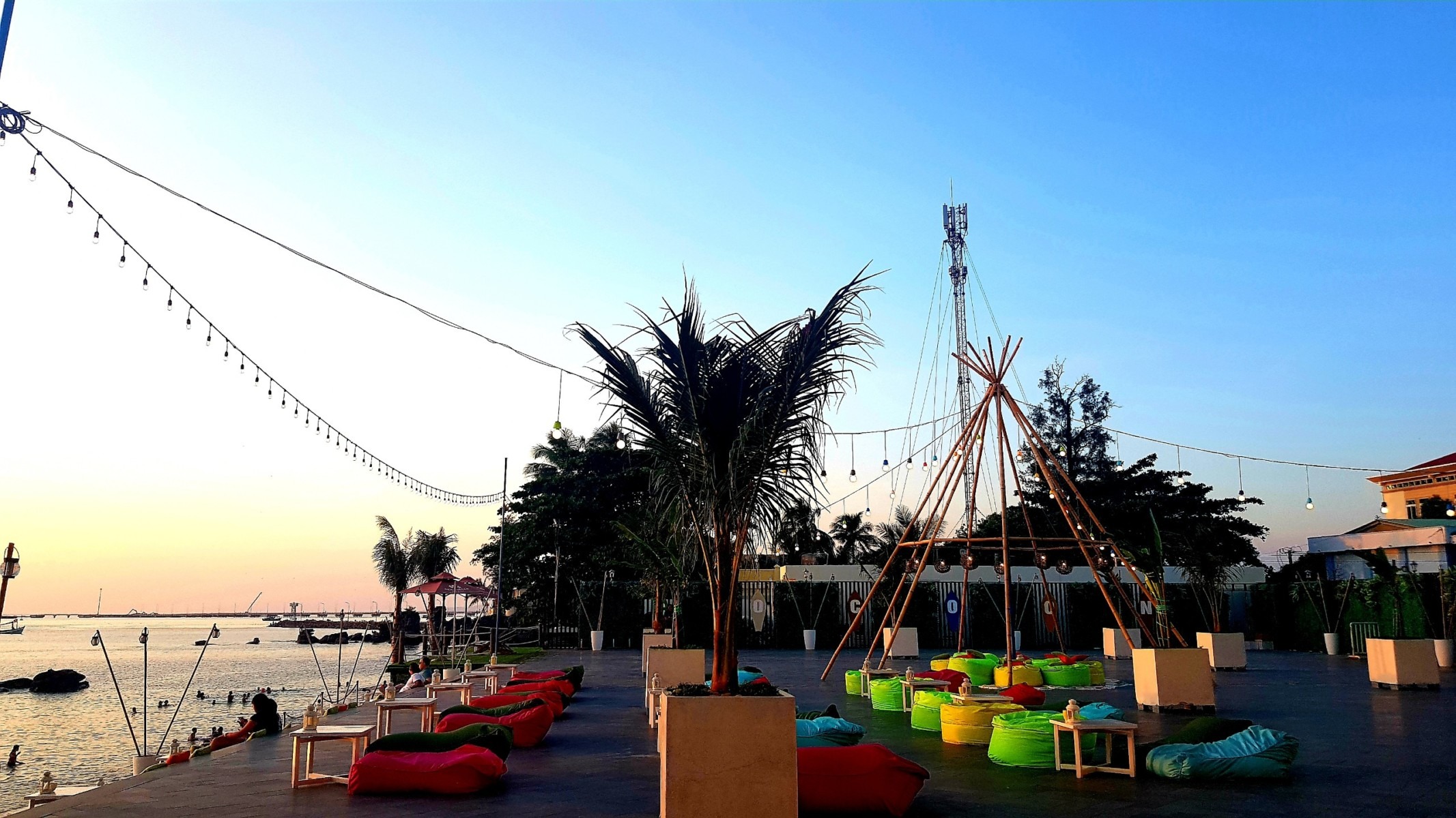 Không gian nhà hàng Anchor Bistro