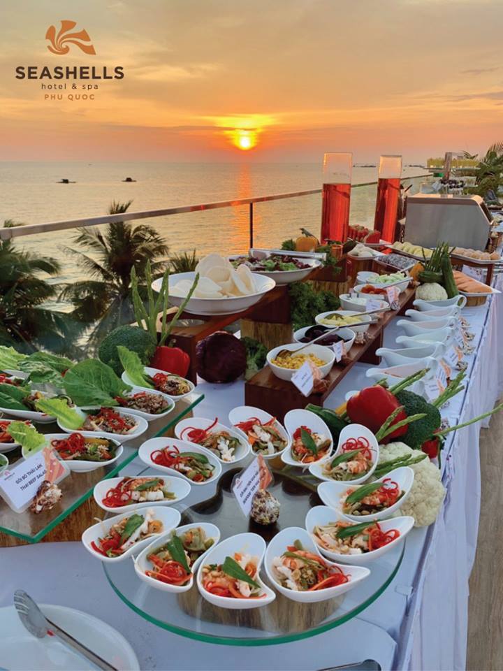 View hoàng hôn từ Seashells Phú Quốc
