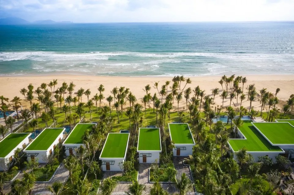 Không gian phòng ngủ hiện đại tại resort Selectum Noa Cam Ranh