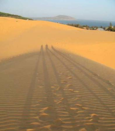 shadows-on-dunes Mũi Né qua góc nhìn của du khách nước ngoài