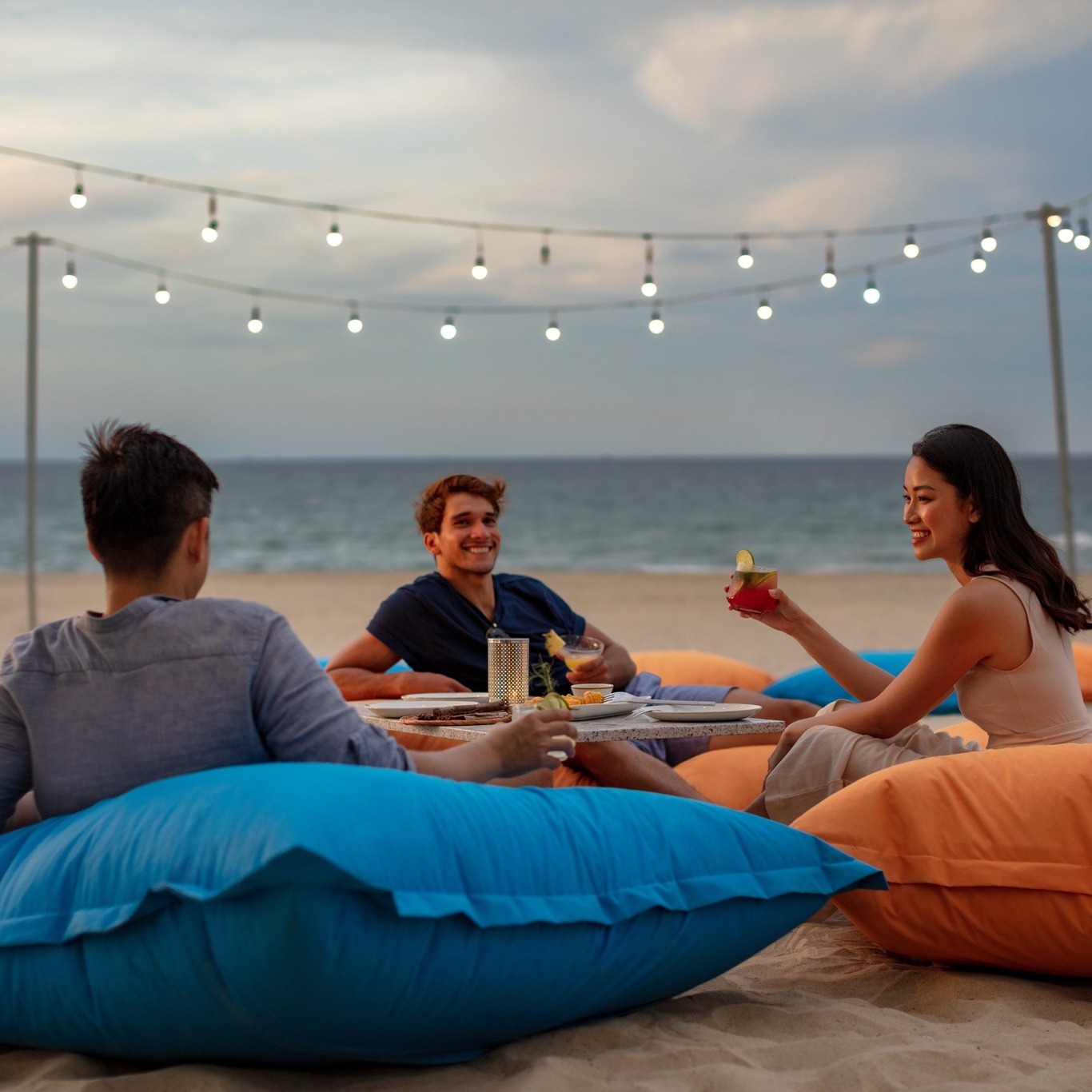 Cocktail hoàng hôn resort Non Nước Đà Nẵng