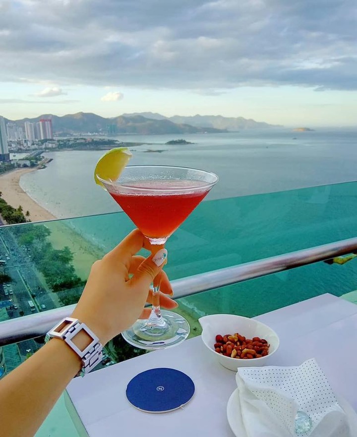Trải nghiệm hồ bơi ngoài trời cực chất tại Sheraton Nha Trang