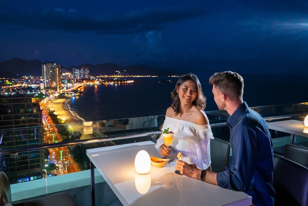 View ngắm biển tuyệt đẹp từ ban công Sheraton Nha Trang Hotel & Spa