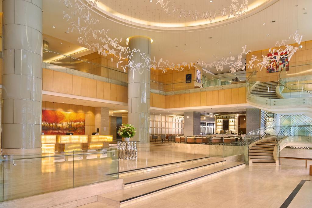 Phòng nghỉ cao cấp hướng biển tại Sheraton Nha Trang Hotel & Spa