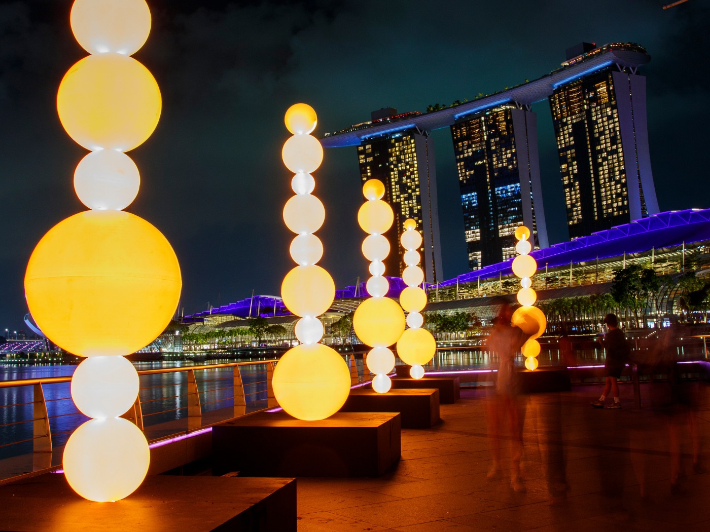 Tác phẩm Shish-ka-buoy i Light Singapore