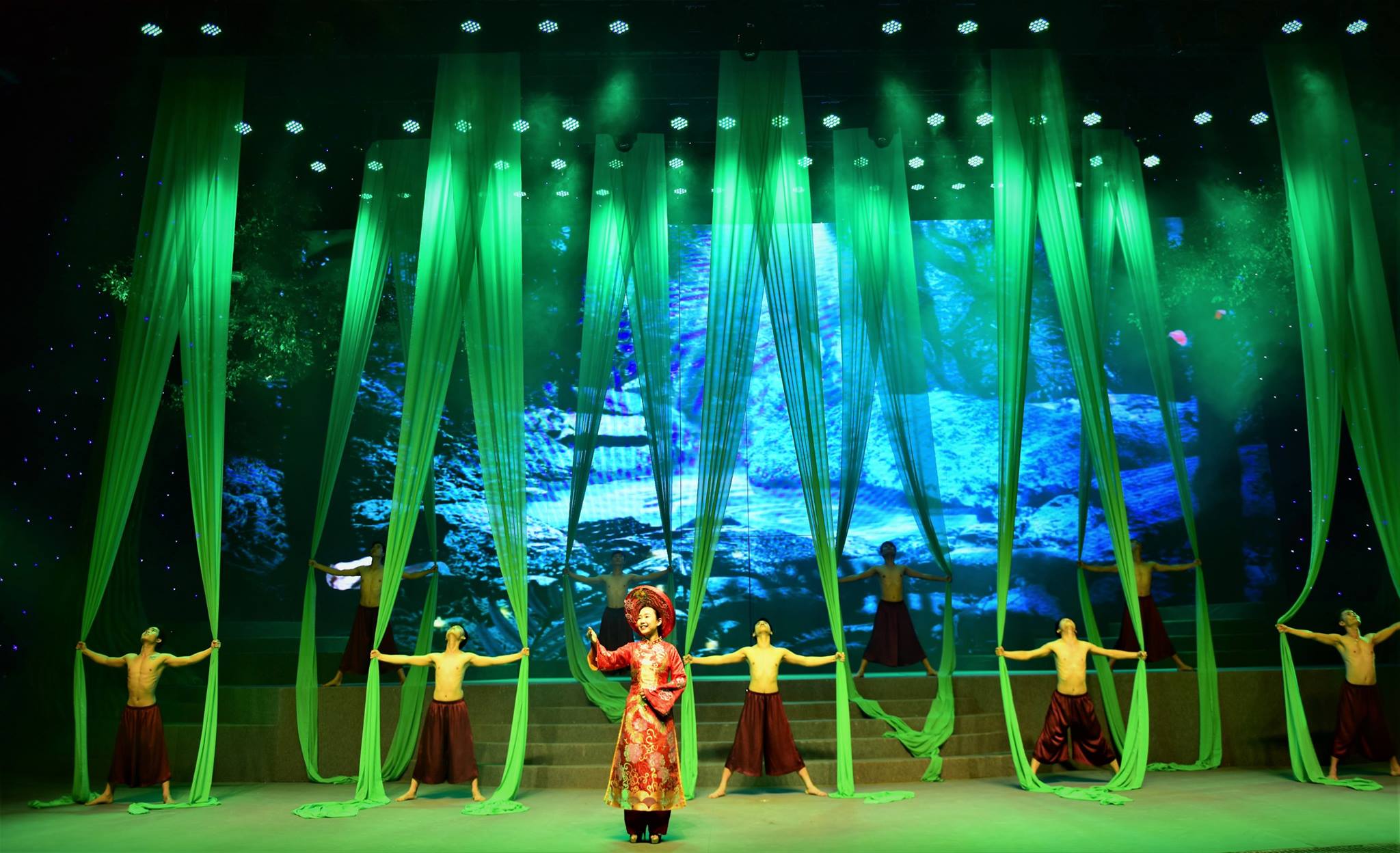Show Charming Đà Nẵng thông tin biểu diễn