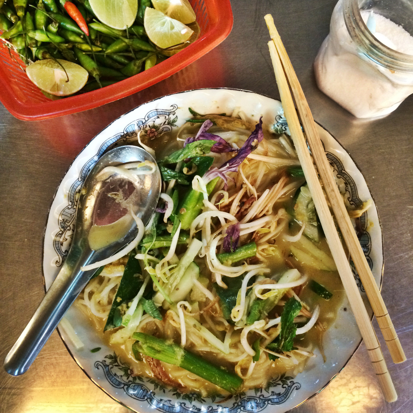 Bún gánh cà ri cá Nom banh chok món ngon Siem Reap