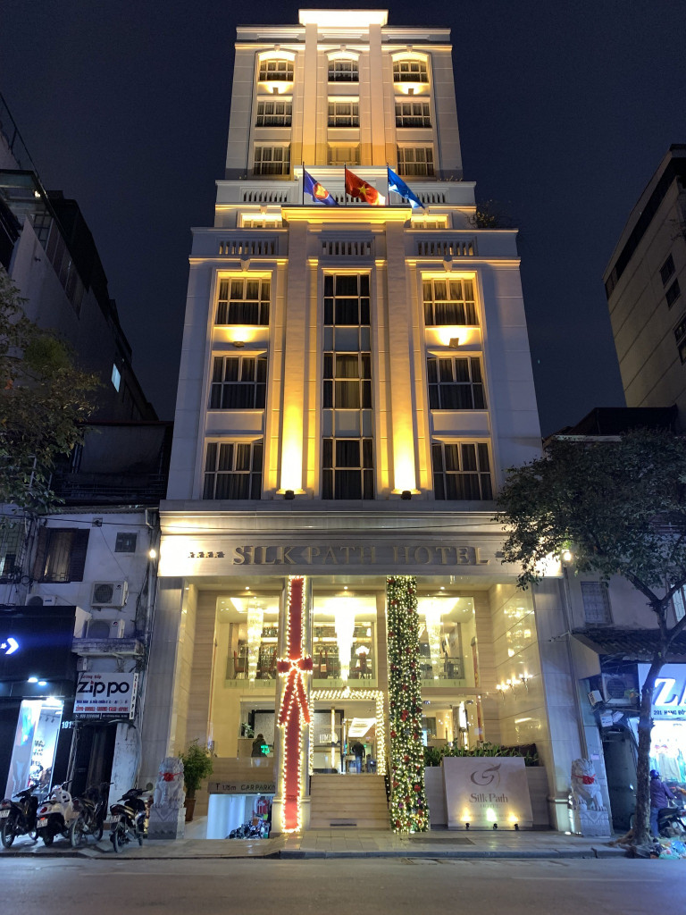 Phòng Deluxe Silk Path Luxury Hà Nội