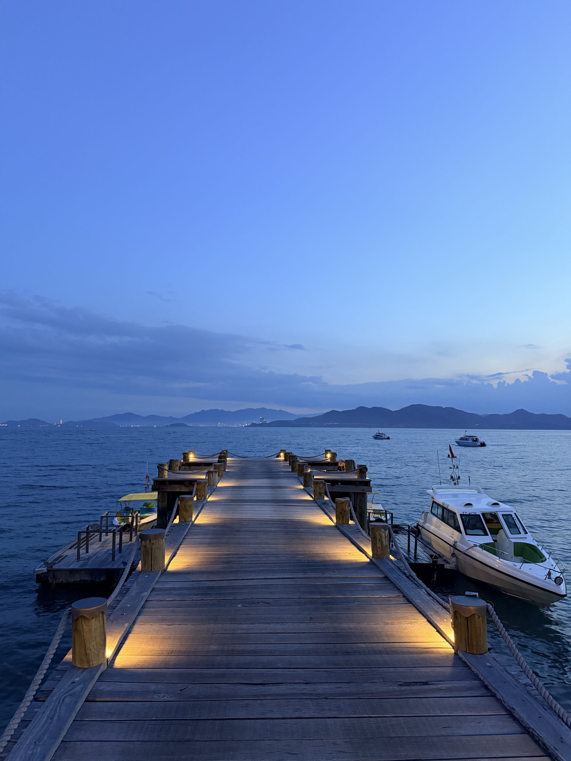 Khung cảnh hoàng hôn tuyệt đẹp tại resort