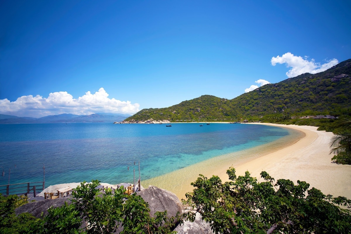 Khu nghỉ dưỡng Six Senses Ninh Vân Bay cao cấp
