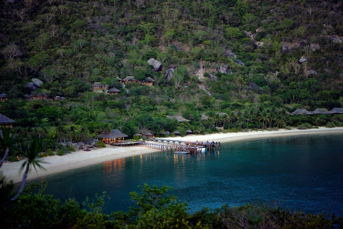 Kiến trúc hòa mình vào thiên nhiên của Six Senses