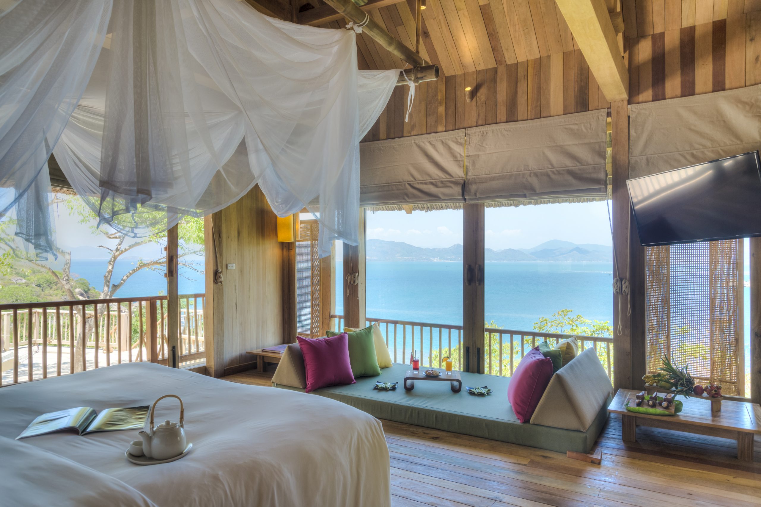 Phòng ngủ ấm cúng tại Six Senses Ninh Vân Bay