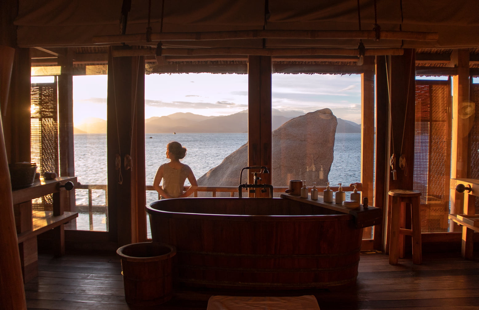 Bể bơi khoét đá tự nhiên độc đáo chỉ có tại Six Senses