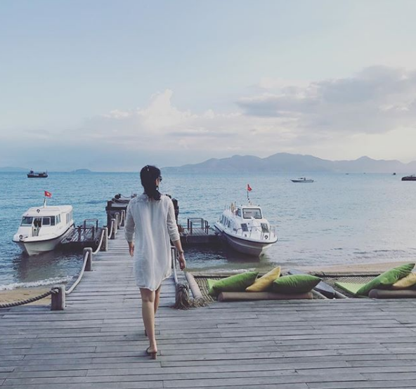 Đường di chuyển ra resort biệt lập trên vịnh Ninh Vân