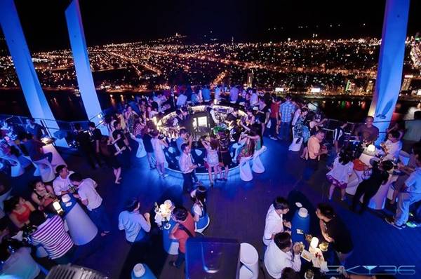 Quán cà phê Đà Nẵng Bar Sky36 view biển