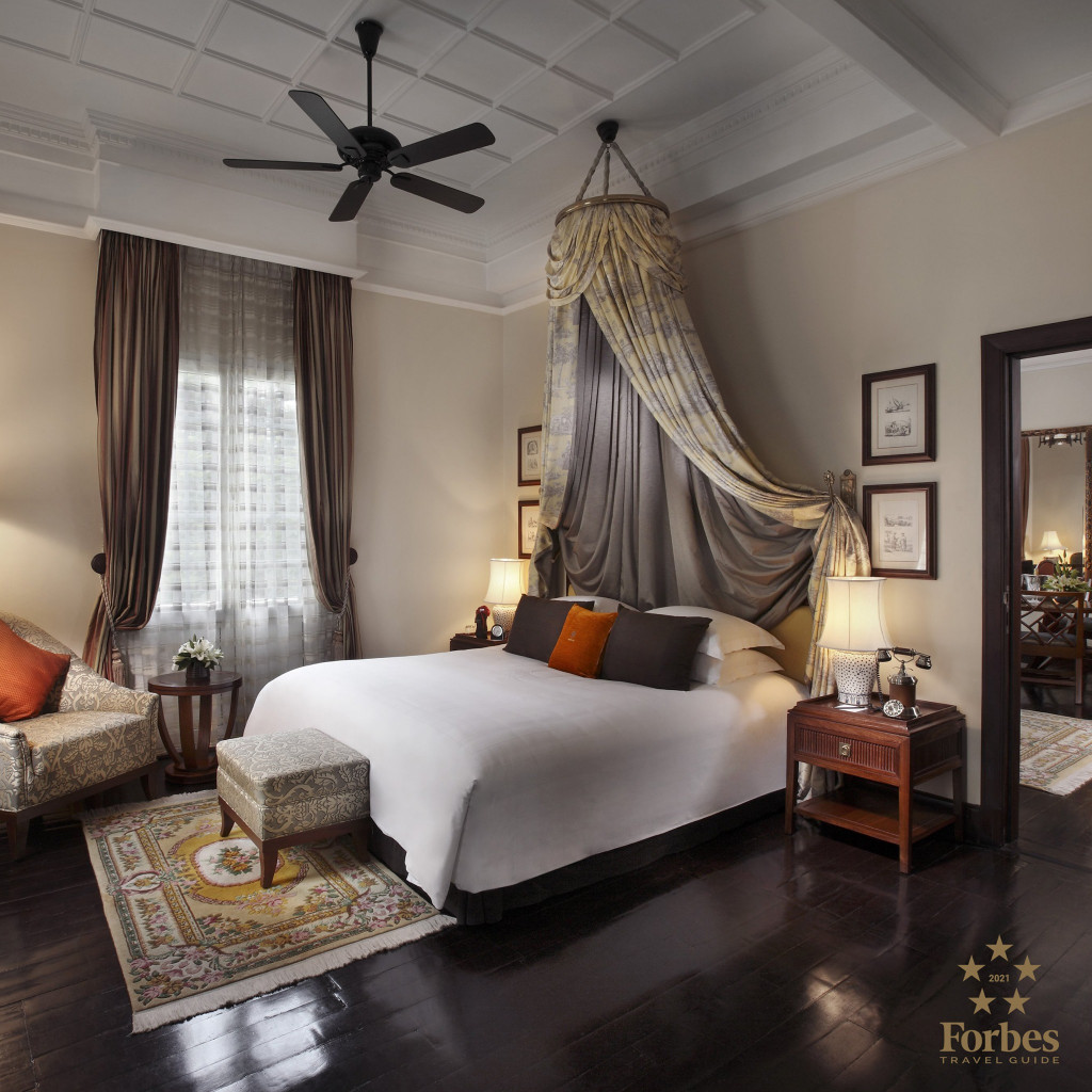 Không gian whisky lounge Angelina Sofitel Legend Metropole Hà Nội