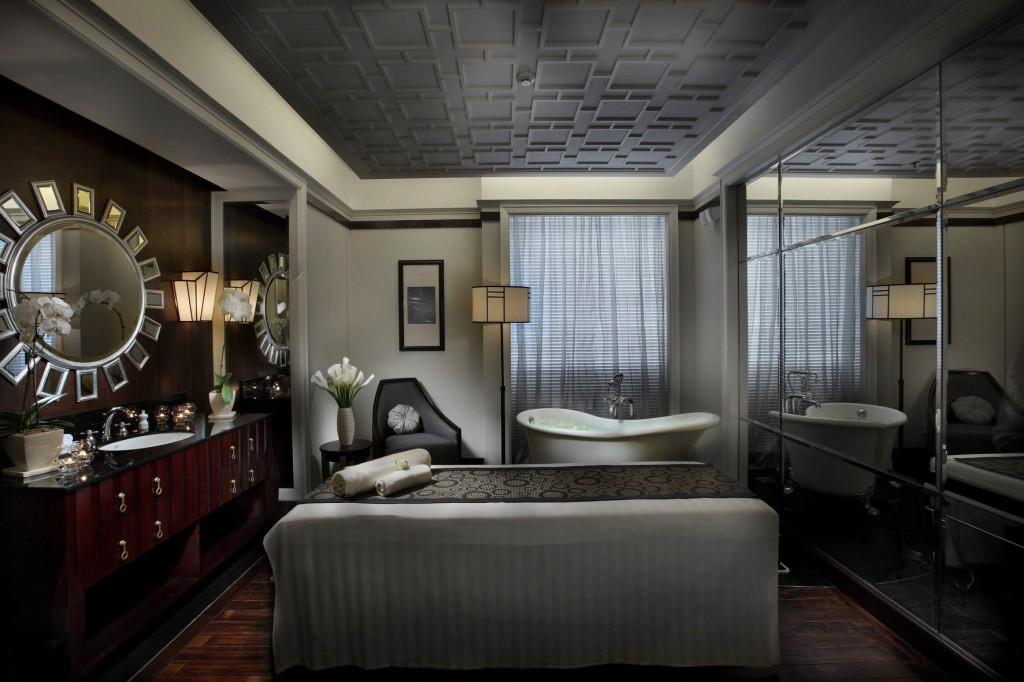 Phòng Graham Greene tại Sofitel Legend Metropole Hà Nội
