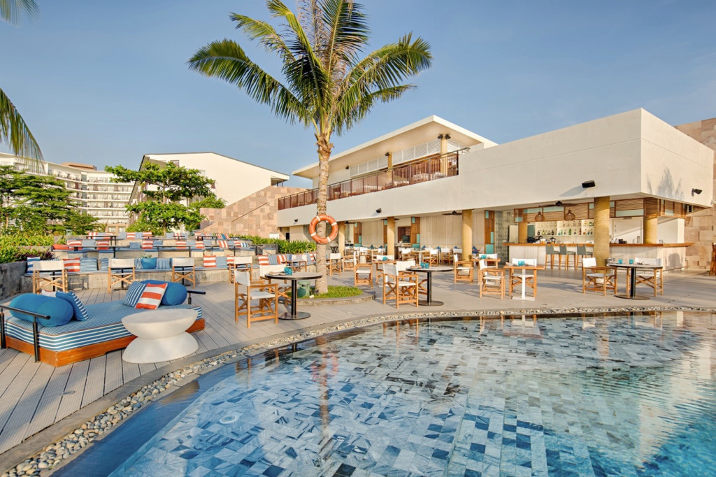 Phòng nghỉ SOL by Melia Phú Quốc với nội thất gỗ và mây tre