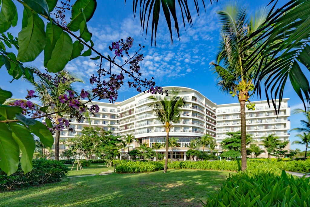 Khu vườn nhiệt đới xanh mát tại SOL by Meliá Phú Quốc