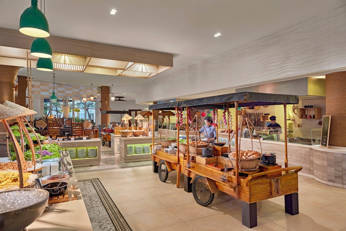 Nhà hàng Ola Beach Club tại SOL by Meliá Phú Quốc