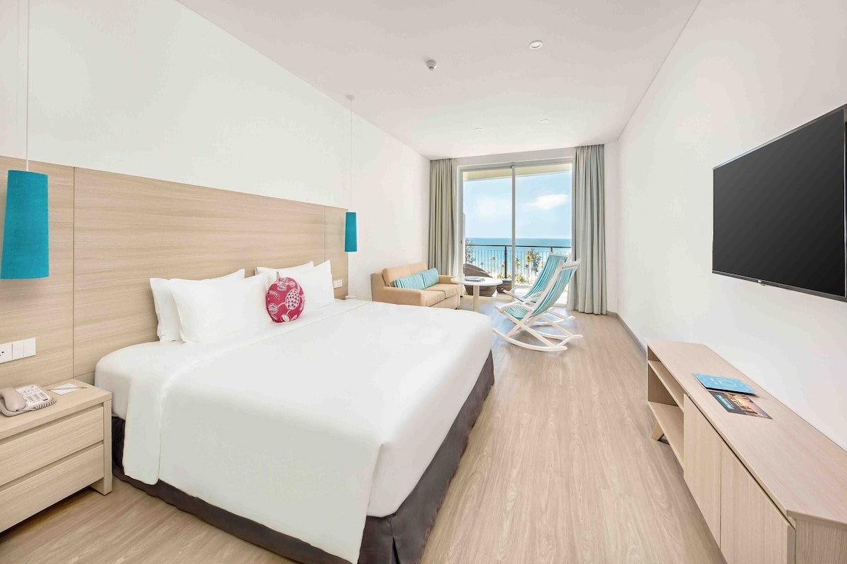 Phòng Superior With Pool Access SOL